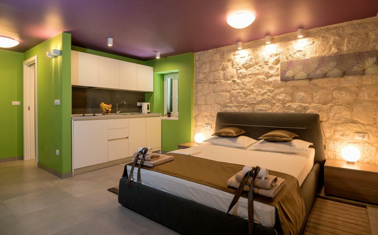 Annie'S Stone Studio & Room สปลิท ภายนอก รูปภาพ