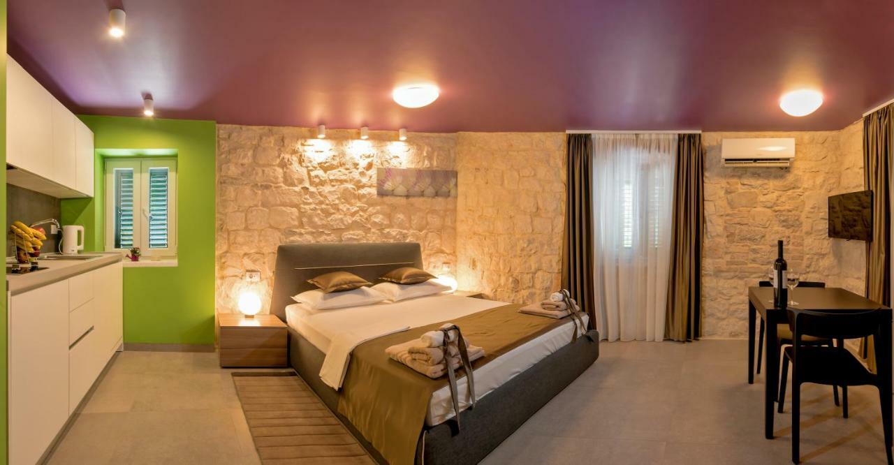 Annie'S Stone Studio & Room สปลิท ภายนอก รูปภาพ
